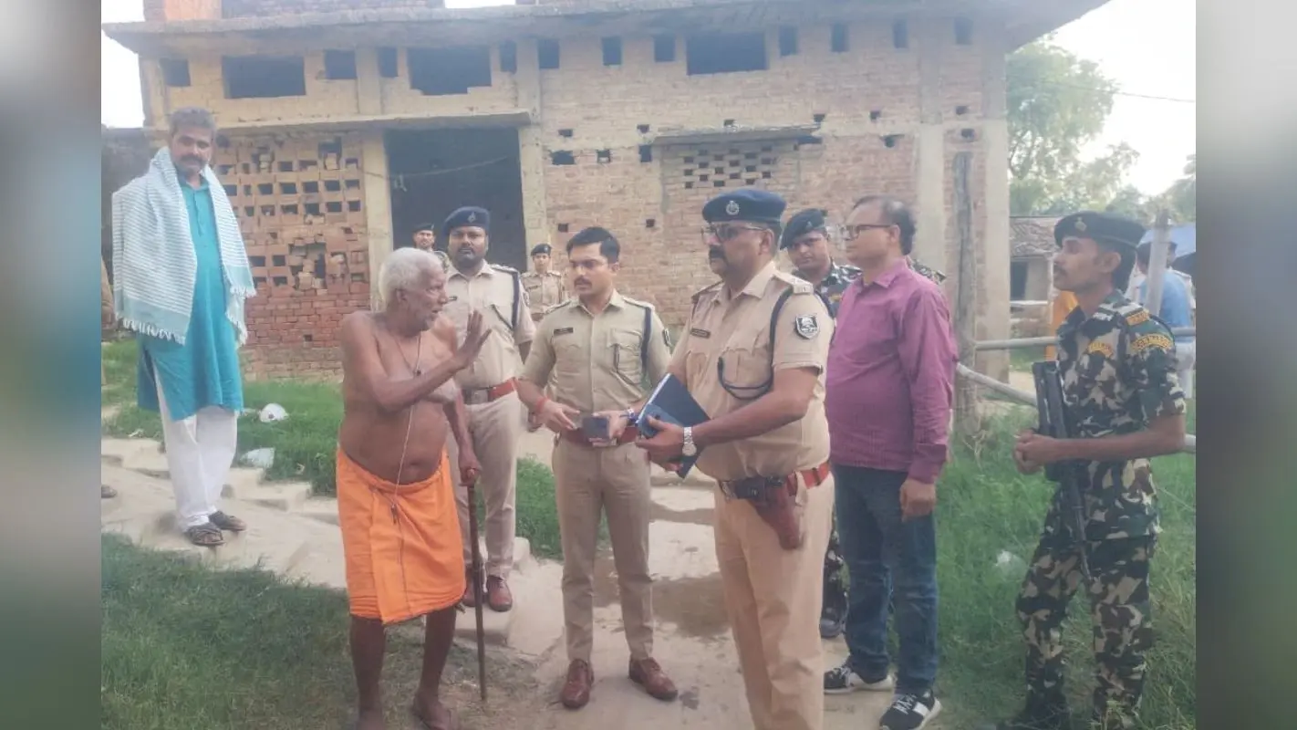दिल्ली के फ्लैट के लिए कलयुगी बेटा बना पिता का कातिल, पीट-पीटकर की हत्या, मां पर भी जानलेवा हमला